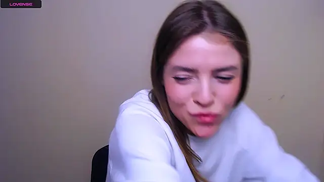 Snapshot of MissOliviaa_ chatting on 02-26-25, 10:47 MissOliviaa  online show from 02-26-25, 10:47