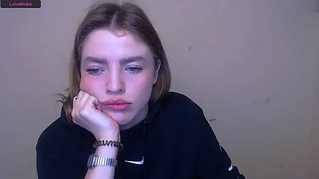 Snapshot of MissOliviaa_ chatting on 02-27-25, 08:28 MissOliviaa  online show from 02-27-25, 08:28