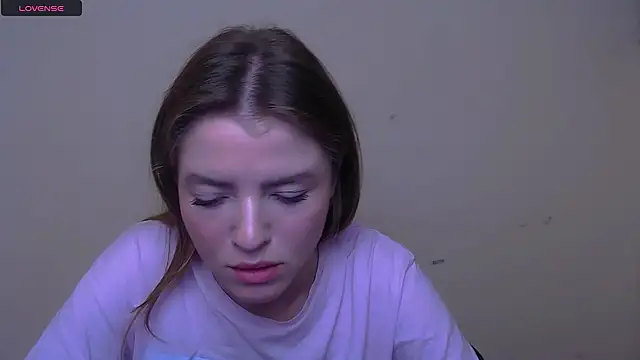 Snapshot of MissOliviaa_ chatting on 02-27-25, 11:41 MissOliviaa  online show from 02-27-25, 11:41