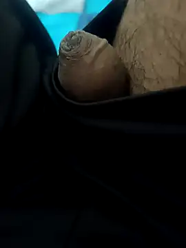 Snapshot of nick05inch chatting on 10-29-25, 12:40 nick05inch online show from 10-29-25, 12:40