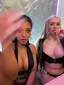 Snapshot of AlyssaHottv_ chatting on 02-18-26, 07:54 AlyssaHottv online show from 02-18-26, 07:54