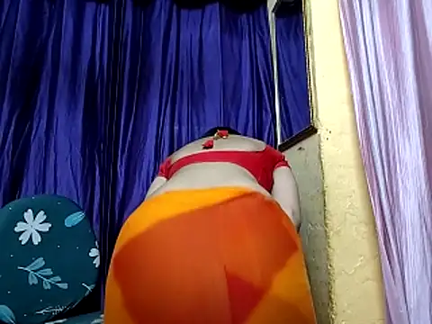 poojaxxx65 online show from 06-03-26, 09:53