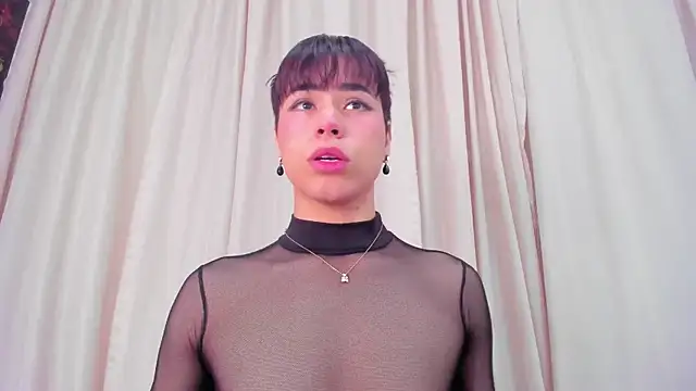 Snapshot of Little_michell chatting on 01-11-25, 12:29 Little michell online show from 01-11-25, 12:29