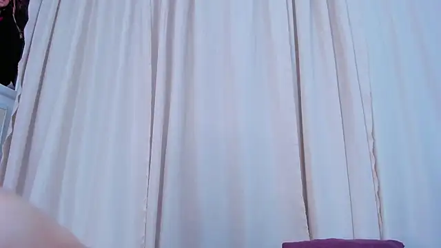 Snapshot of Little_michell chatting on 01-15-25, 12:36 Little michell online show from 01-15-25, 12:36