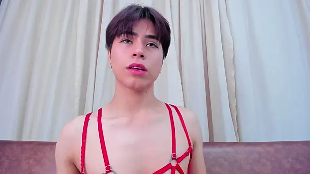 Snapshot of Little_michell chatting on 01-22-25, 01:42 Little michell online show from 01-22-25, 01:42