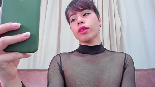 Snapshot of Little_michell chatting on 01-24-25, 01:14 Little michell online show from 01-24-25, 01:14