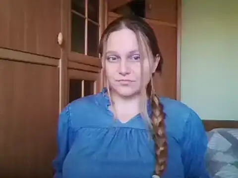 Snapshot of Evasapples chatting on 12-13-24, 01:01 Evasapples online show from 12-13-24, 01:01