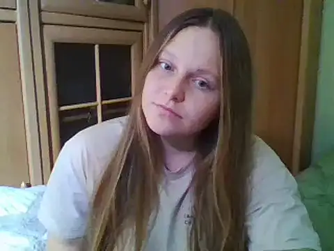 Snapshot of Evasapples chatting on 12-15-24, 12:40 Evasapples online show from 12-15-24, 12:40