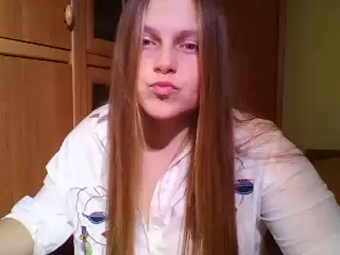 Snapshot of Evasapples chatting on 01-03-25, 02:08 Evasapples online show from 01-03-25, 02:08