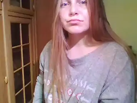 Snapshot of Evasapples chatting on 02-01-25, 04:22 Evasapples online show from 02-01-25, 04:22