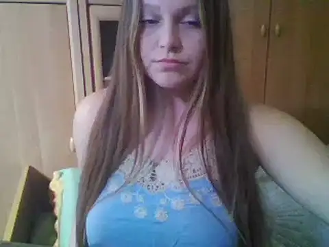 Snapshot of Evasapples chatting on 02-06-25, 03:41 Evasapples online show from 02-06-25, 03:41