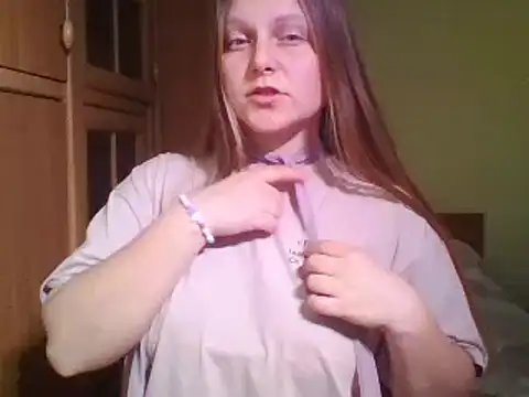 Snapshot of Evasapples chatting on 02-11-25, 04:13 Evasapples online show from 02-11-25, 04:13