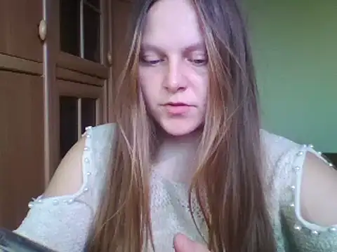 Snapshot of Evasapples chatting on 02-13-25, 12:43 Evasapples online show from 02-13-25, 12:43