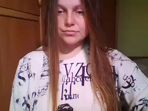 Snapshot of Evasapples chatting on 02-14-25, 12:57 Evasapples online show from 02-14-25, 12:57