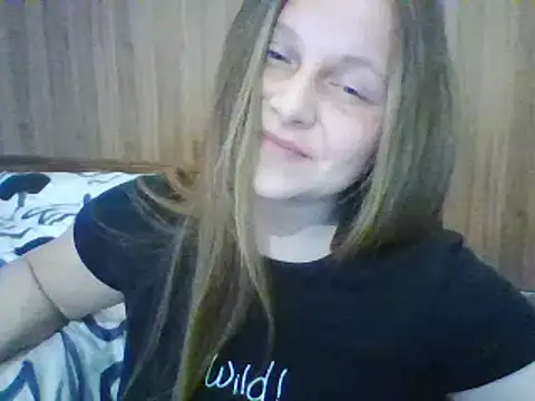 Snapshot of Evasapples chatting on 02-26-25, 05:28 Evasapples online show from 02-26-25, 05:28