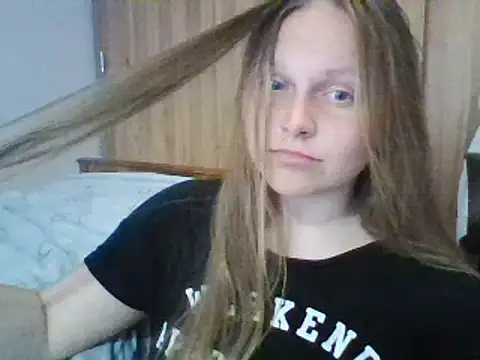 Snapshot of Evasapples chatting on 03-09-25, 07:59 Evasapples online show from 03-09-25, 07:59