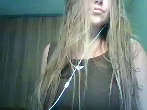 Snapshot of Evasapples chatting on 09-13-25, 06:51 Evasapples online show from 09-13-25, 06:51