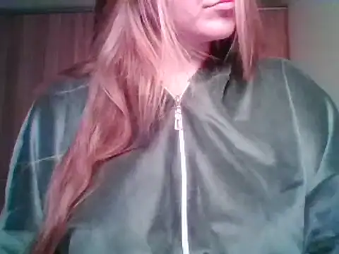 Snapshot of Evasapples chatting on 10-01-25, 09:10 Evasapples online show from 10-01-25, 09:10