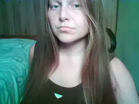 Snapshot of Evasapples chatting on 10-17-25, 09:50 Evasapples online show from 10-17-25, 09:50