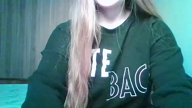 Snapshot of Evasapples chatting on 11-16-25, 06:13 Evasapples online show from 11-16-25, 06:13