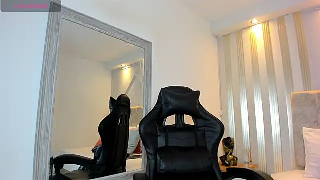 Tayra Pradit online show from 01-08-25, 08:39