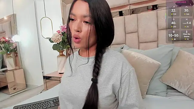 Snapshot of emma_carterr1 chatting on 11-26-25, 05:25 emma carterr1 online show from 11-26-25, 05:25