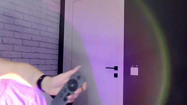 MilanaBalmain online show from 02-18-25, 07:43