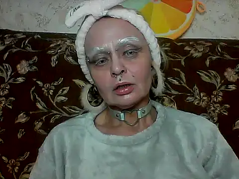Gardener of Illusions online show from 05-17-26, 03:59