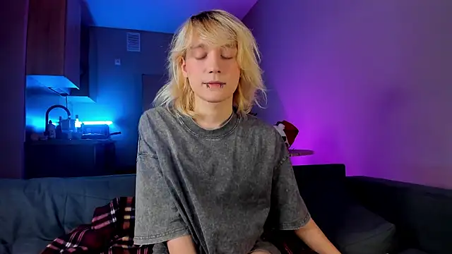 Snapshot of Gregory_Byyrd chatting on 12-22-24, 05:23 Gregory Byyrd online show from 12-22-24, 05:23