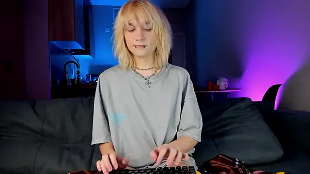 Snapshot of Gregory_Byyrd chatting on 01-25-25, 07:18 Gregory Byyrd online show from 01-25-25, 07:18