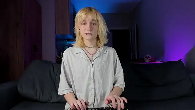 Snapshot of Gregory_Byyrd chatting on 03-08-25, 04:12 Gregory Byyrd online show from 03-08-25, 04:12