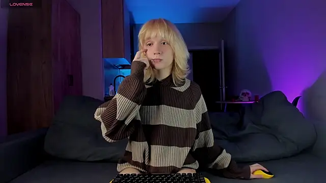 Snapshot of Gregory_Byyrd chatting on 03-19-25, 07:06 Gregory Byyrd online show from 03-19-25, 07:06