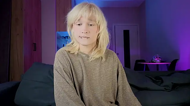 Snapshot of Gregory_Byyrd chatting on 09-12-25, 09:04 Gregory Byyrd online show from 09-12-25, 09:04