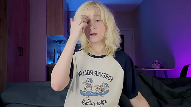 Snapshot of Gregory_Byyrd chatting on 09-24-25, 09:07 Gregory Byyrd online show from 09-24-25, 09:07