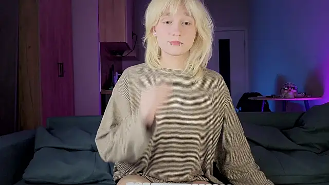 Snapshot of Gregory_Byyrd chatting on 10-01-25, 09:21 Gregory Byyrd online show from 10-01-25, 09:21