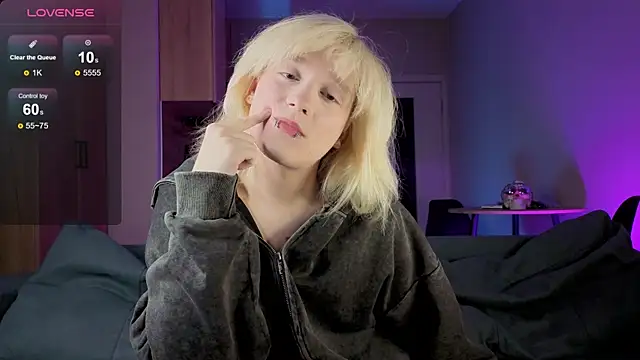 Snapshot of Gregory_Byyrd chatting on 10-09-25, 08:18 Gregory Byyrd online show from 10-09-25, 08:18