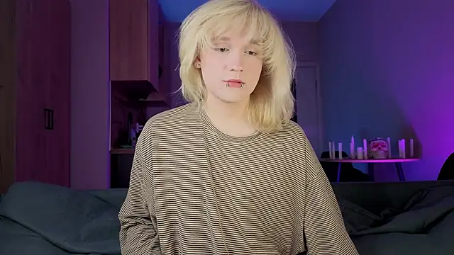 Snapshot of Gregory_Byyrd chatting on 10-24-25, 08:38 Gregory Byyrd online show from 10-24-25, 08:38