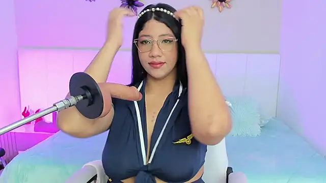 Snapshot of estrella_bigboobs14 chatting on 10-31-25, 10:27 estrella bigboobs14 online show from 10-31-25, 10:27