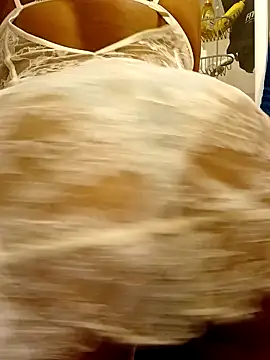 Snapshot of docepetit_0120 chatting on 12-21-24, 06:34 docepetit 0120 online show from 12-21-24, 06:34