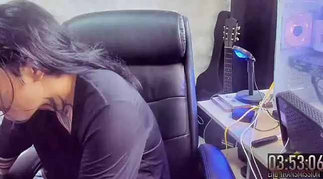 Snapshot of mikeysloan chatting on 01-25-25, 10:07 mikeysloan online show from 01-25-25, 10:07