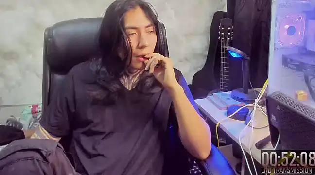 Snapshot of mikeysloan chatting on 01-26-25, 01:09 mikeysloan online show from 01-26-25, 01:09