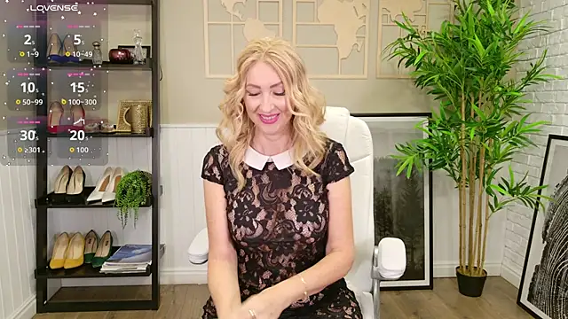 LadyLeea online show from 09-19-25, 05:20