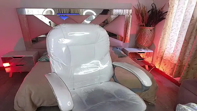 Mia Fischer online show from 12-19-25, 07:32