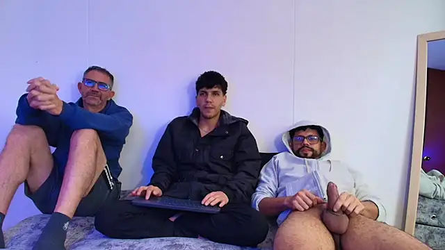 Benjamin show online show from 12-16-25, 02:22