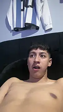 Snapshot of Stiven_017 chatting on 02-14-26, 01:35 Stiven 017 online show from 02-14-26, 01:35