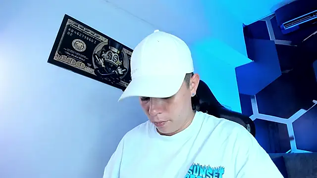 AbbySmiitth  online show from 11-10-25, 08:52