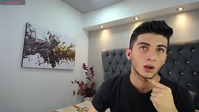 Snapshot of MrWilliseo chatting on 02-03-25, 08:03 MrWilliseo online show from 02-03-25, 08:03