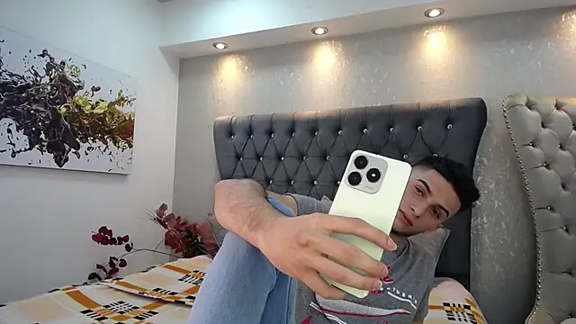 Snapshot of MrWilliseo chatting on 02-06-25, 08:02 MrWilliseo online show from 02-06-25, 08:02