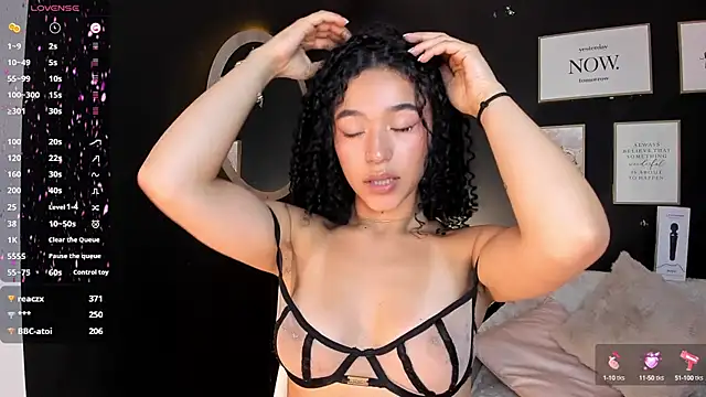 Crystal Dluna online show from 02-26-25, 08:11