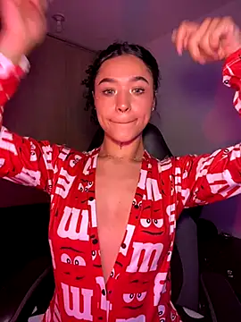 Crystal Dluna online show from 10-23-25, 05:01